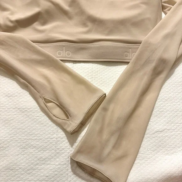 Alo Yoga Airlift Long Sleeve Ballet Dream Bra - Macadamia SZ Large